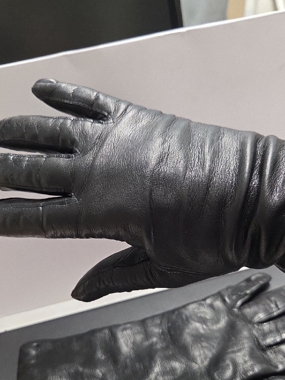 Black Leather Vintage Women Gloves Classic Winter Accessory Cashmere Lined Italy